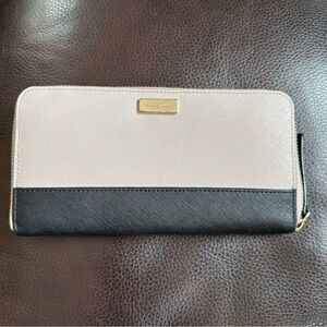 Kate Spade Black and Cream Textured Wallet